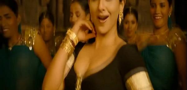  Vidya Balan Hot Dance For Jerking